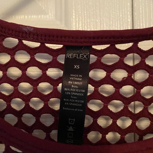 Burgundy yoga top - Picture 2 of 2